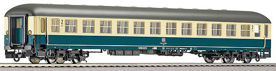 Passenger car 2nd class<br /><a href='images/pictures/Roco/64316.jpg' target='_blank'>Full size image</a>